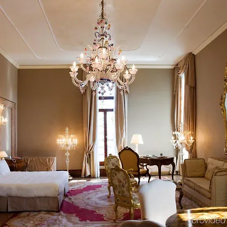 Ca' Sagredo 5* Venice