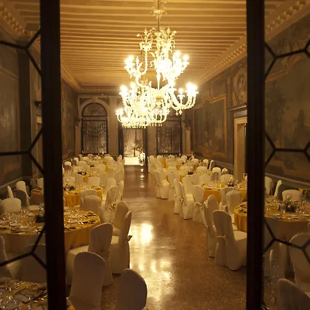 Ca' Sagredo 5* Venice
