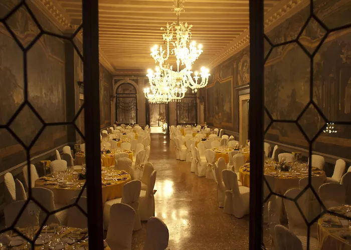 Ca' Sagredo 5* Venice